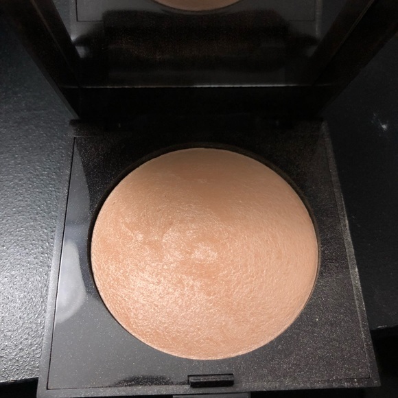 TAKING OFFERS Laura mercier highlight 01 - Picture 2 of 3